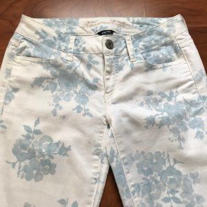 American Eagle flower pattern Skinny jeans